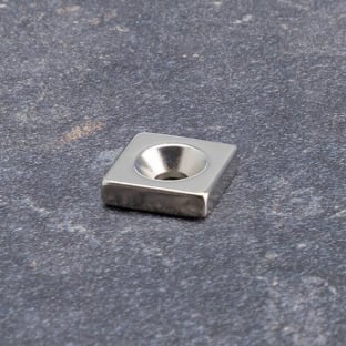 Block magnets neodymium with countersunk borehole 15 x 15 mm