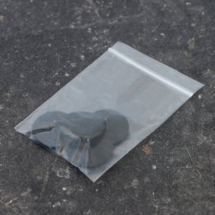Poster pins, ø = 30 mm, black, 4 pieces in zip lock bag (1 Bag) 
