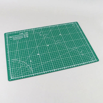 Cutting mat, A3, 45 x 30 cm, self-healing, with grid green/black