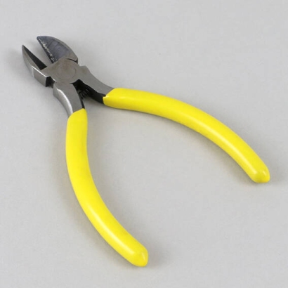 Pliers for loosening eyelets 
